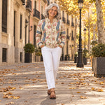 Aitana | Cárdigan con estampado de rosas trepadoras, en la calle
