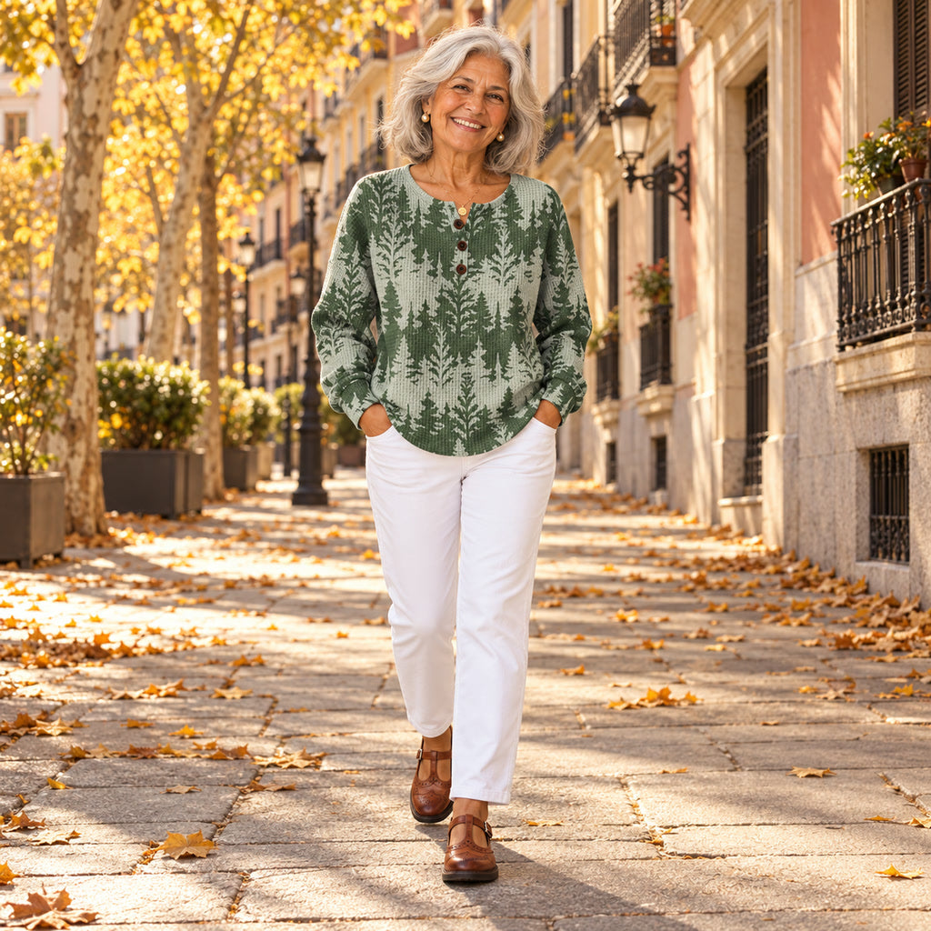 Alejandra | Sudadera con estampado de abeto clásico, en la calle