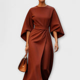 Alejandra | Un vestido elegante con mangas