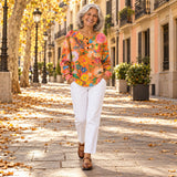 Ángela | Jersey con estampado floral colorido, en la calle