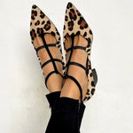 Anunciación | Zapatos de salón tipo bailarina de leopardo con tiras