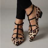 Anunciación | Zapatos de salón tipo bailarina de leopardo con tiras