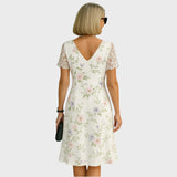 Aránzazu | Vestido midi elegante con detalles de encaje