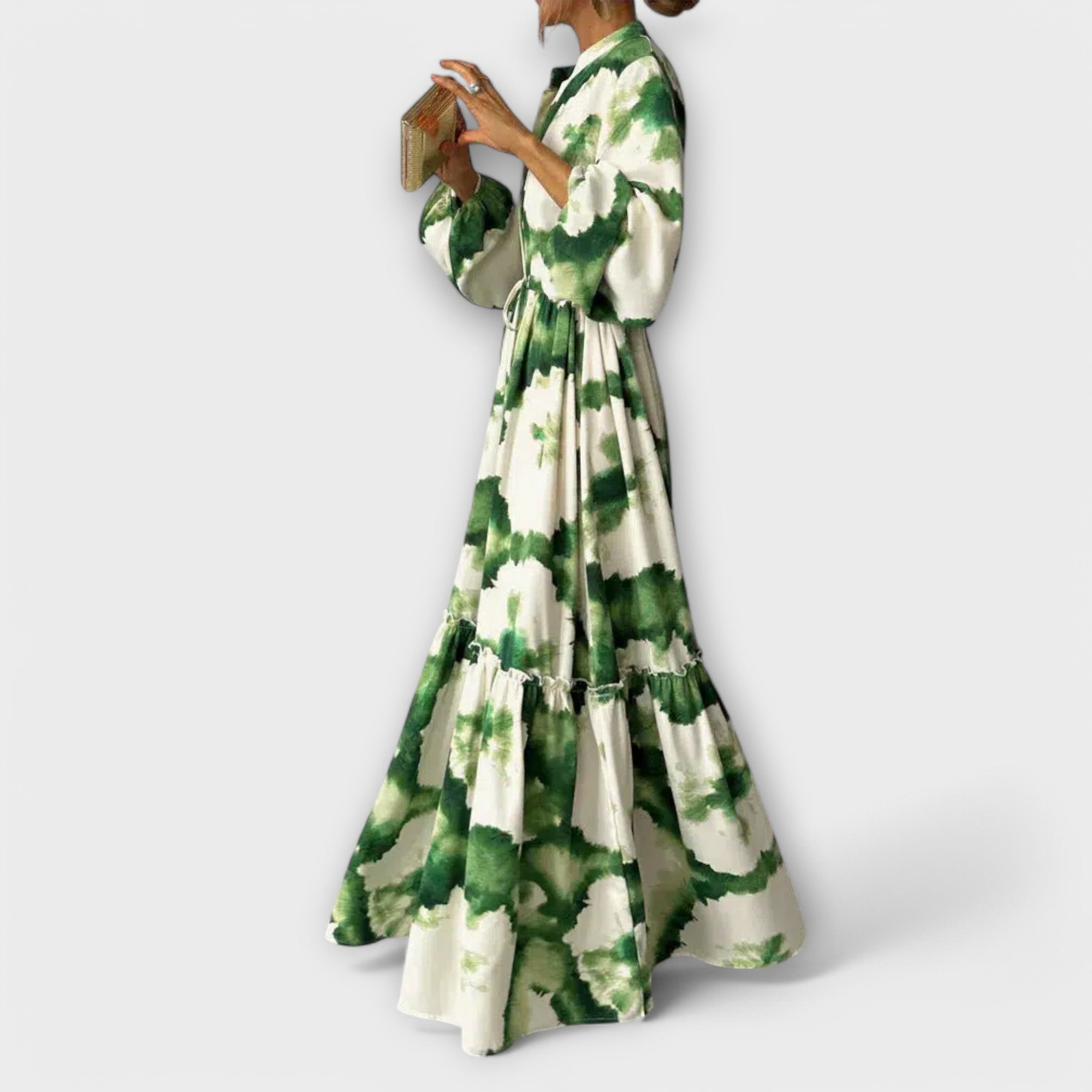 Ariadna Lourdes | Vestido largo verde de manga larga con cuello en V