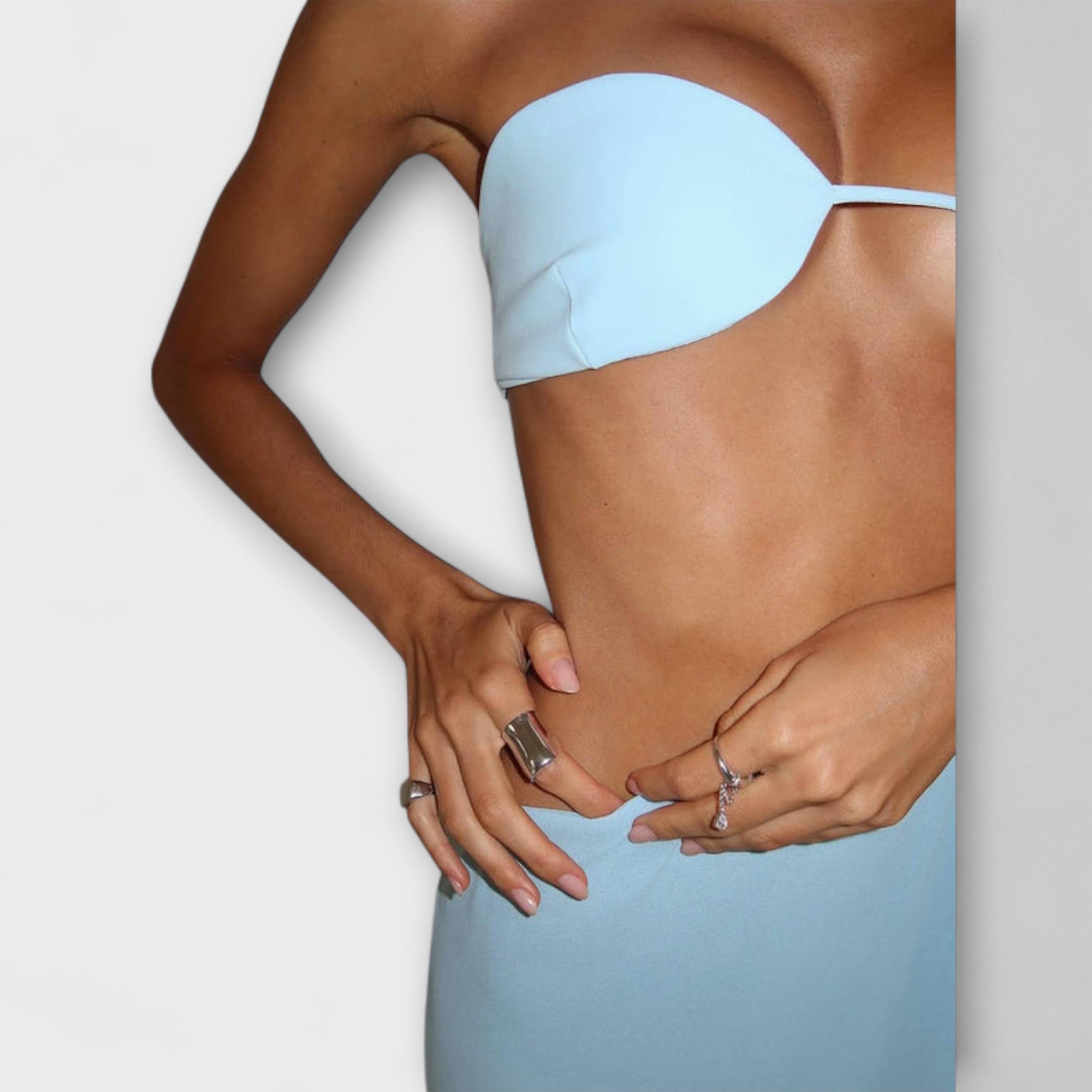 Arlet | Vestido seductor con espalda descubierta