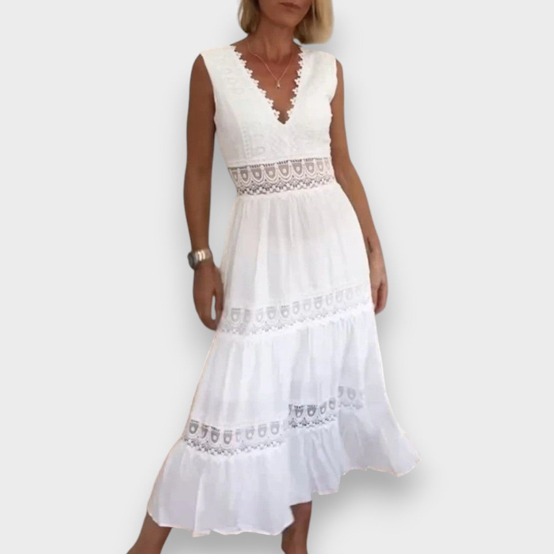 Begoña Paz | Vestido de encaje elegante con cuello en V