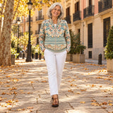 Cándida | Cárdigan con cenefa floral, en la calle