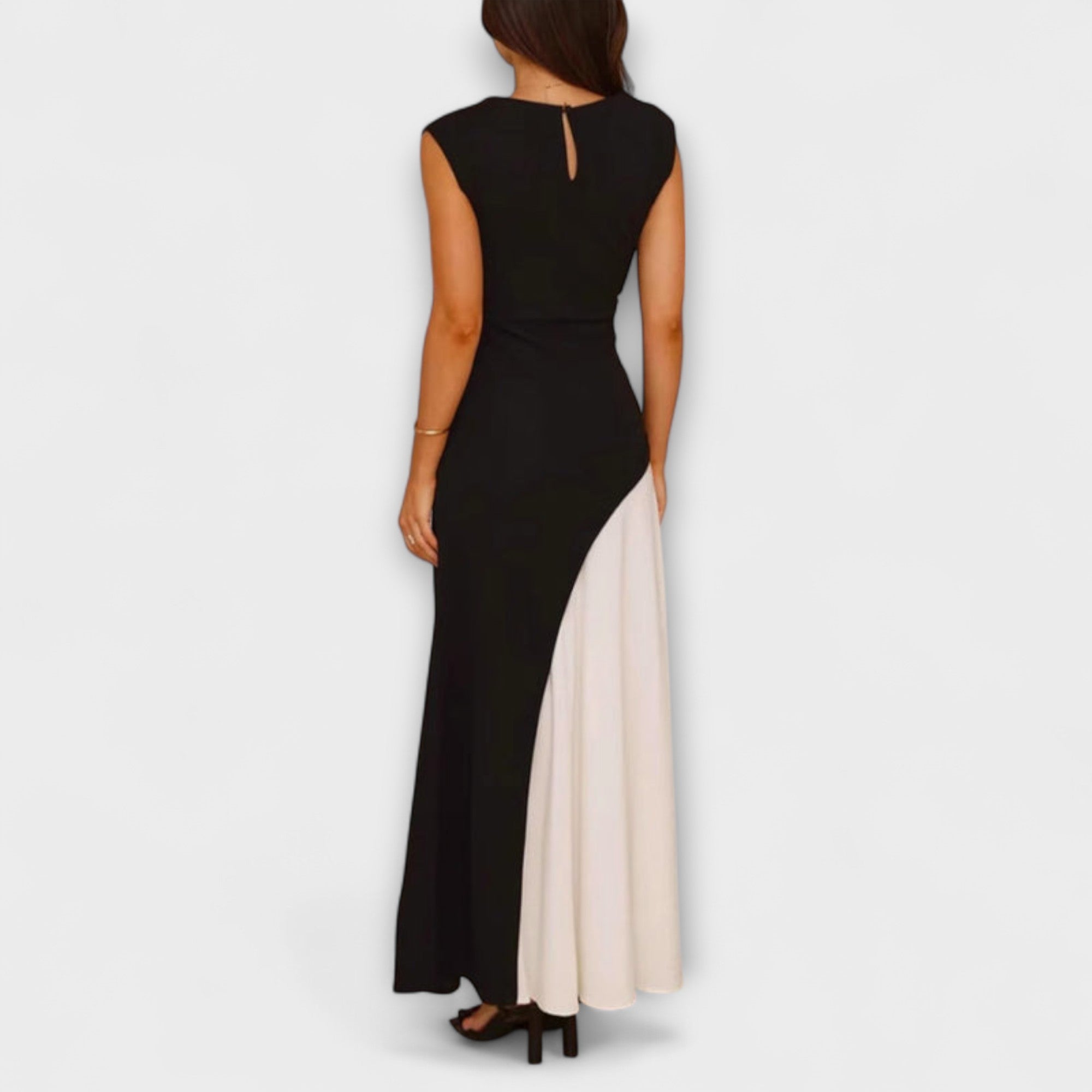 Carmela | Vestido colorblock monocromo con cintura marcada