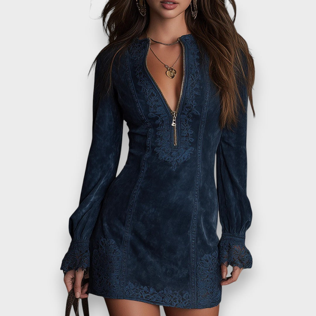 Casilda | Vestido corto de antelina azul con encaje