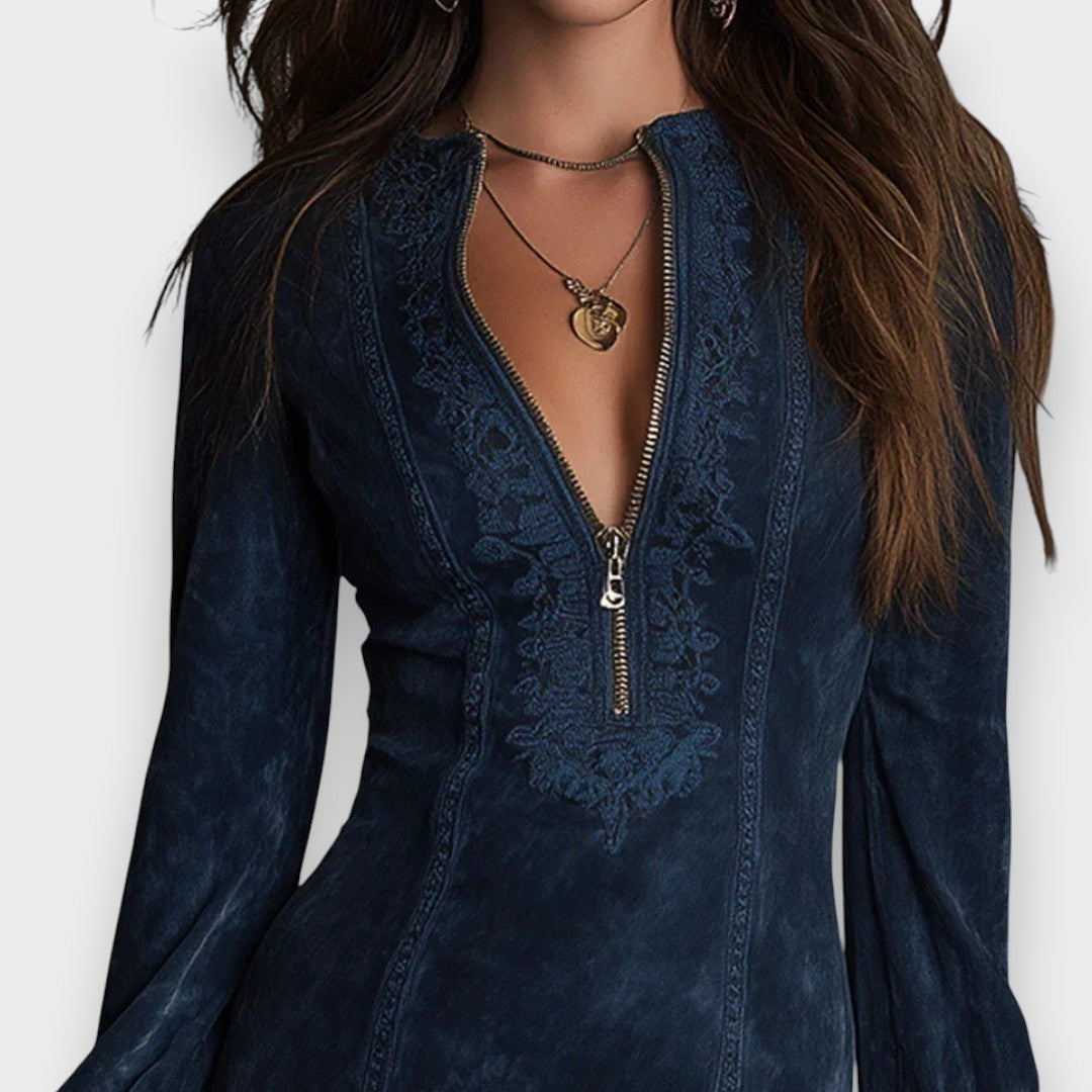 Casilda | Vestido corto de antelina azul con encaje