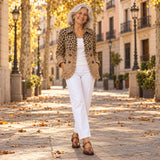 Cayetana | Chaqueta vintage con volantes y estampado de leopardo degradado, en la calle