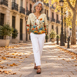 Esperanza | Cárdigan de flores silvestres, en la calle