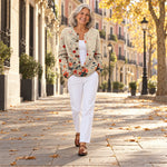 Ester | Cárdigan jaspeado con flores silvestres, en la calle