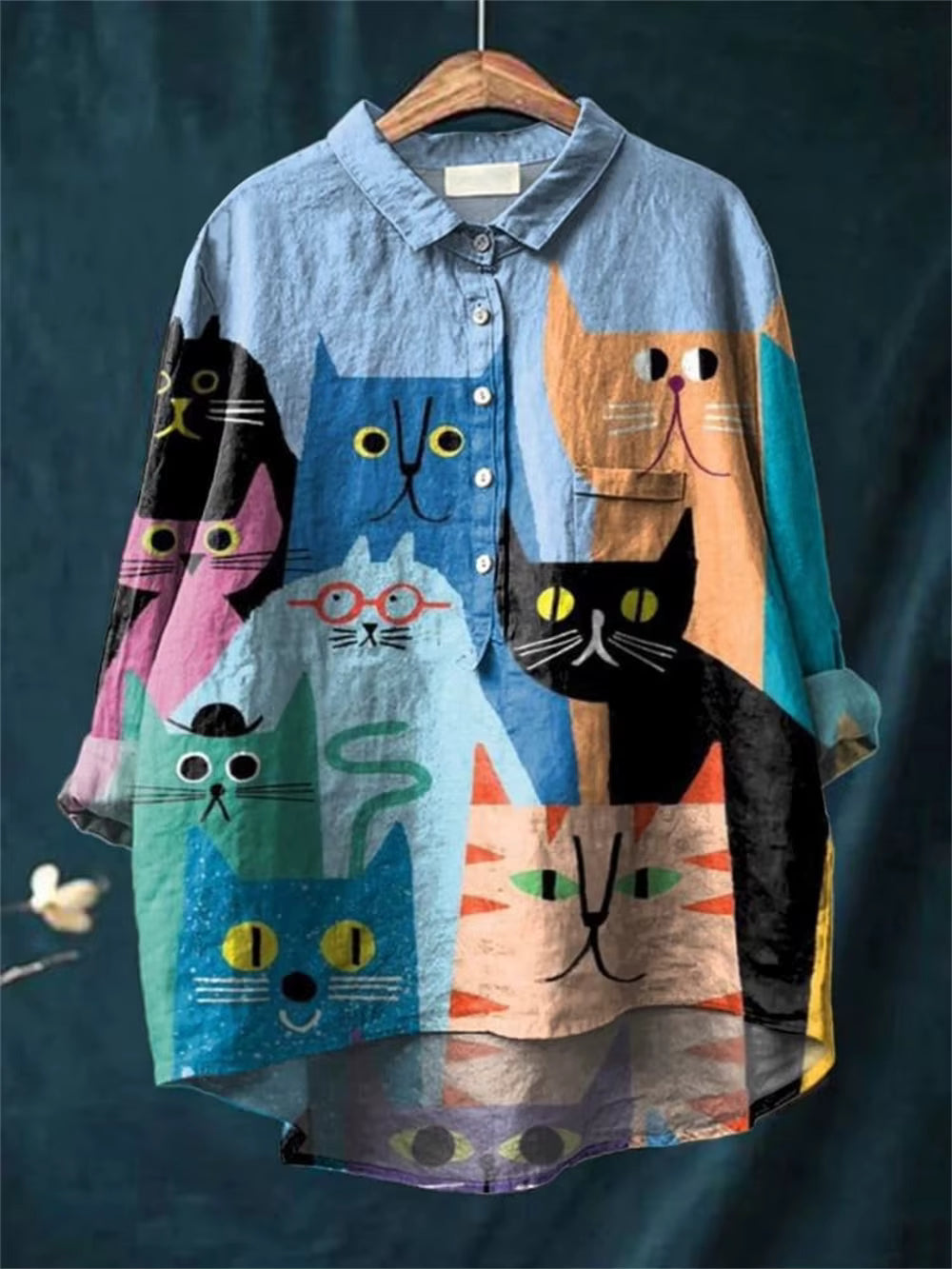 Eulalia | Blusa elegante de mujer con estampado artístico de gatos