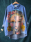 Gadea | Blusa informal con estampado de retrato de Frida al estilo pintura al óleo