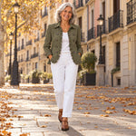 Guadalupe | Chaqueta bohemia con bordado floral y volantes, en la calle
