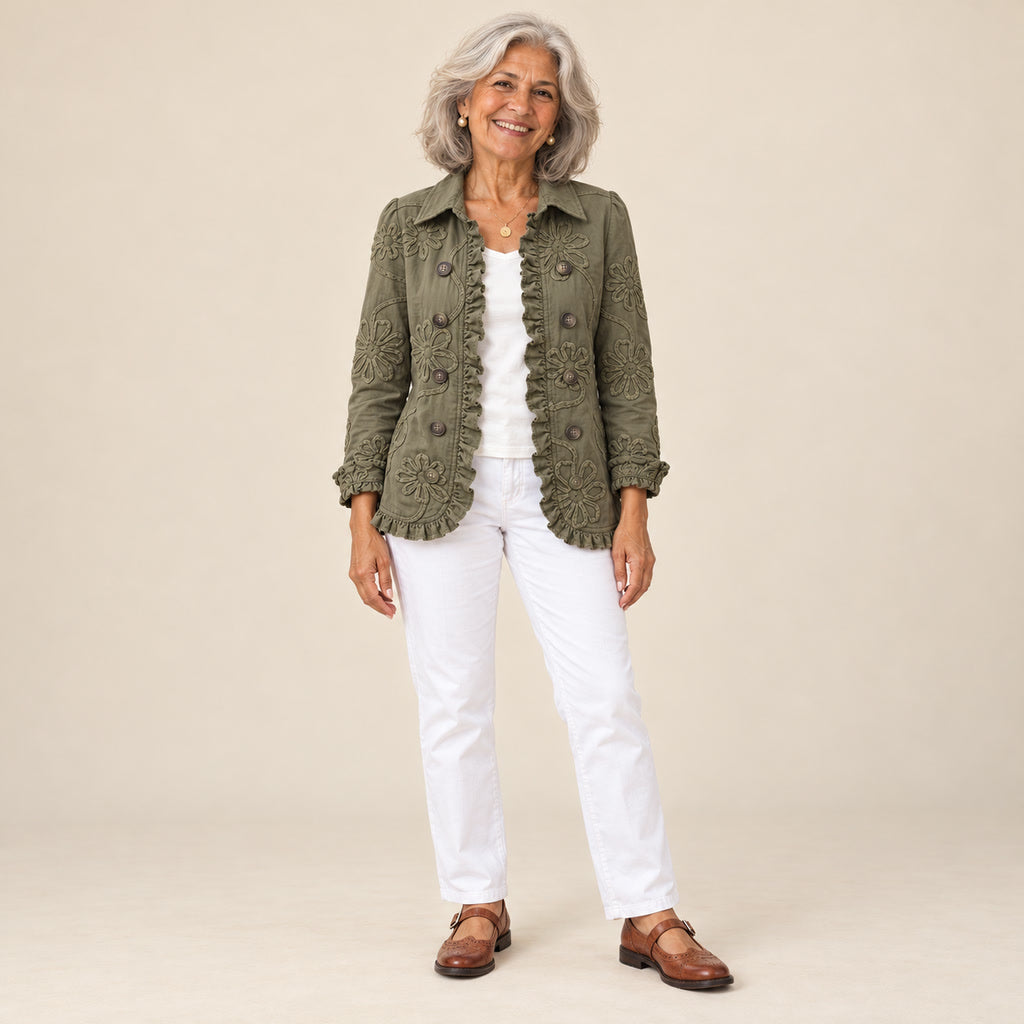 Guadalupe | Chaqueta bohemia con bordado floral y volantes, vista de frente