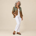 Lucrecia | Chaqueta con estampado de cachemira (paisley) y volantes, vista de tres cuartos