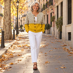 Mireia | Cárdigan de lunares y mostaza, en la calle