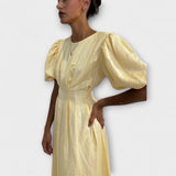 Moira | Vestido largo amarillo mantequilla de corte vaporoso
