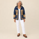 Nayara | Chaqueta con capucha azul marino y camel, vista de frente