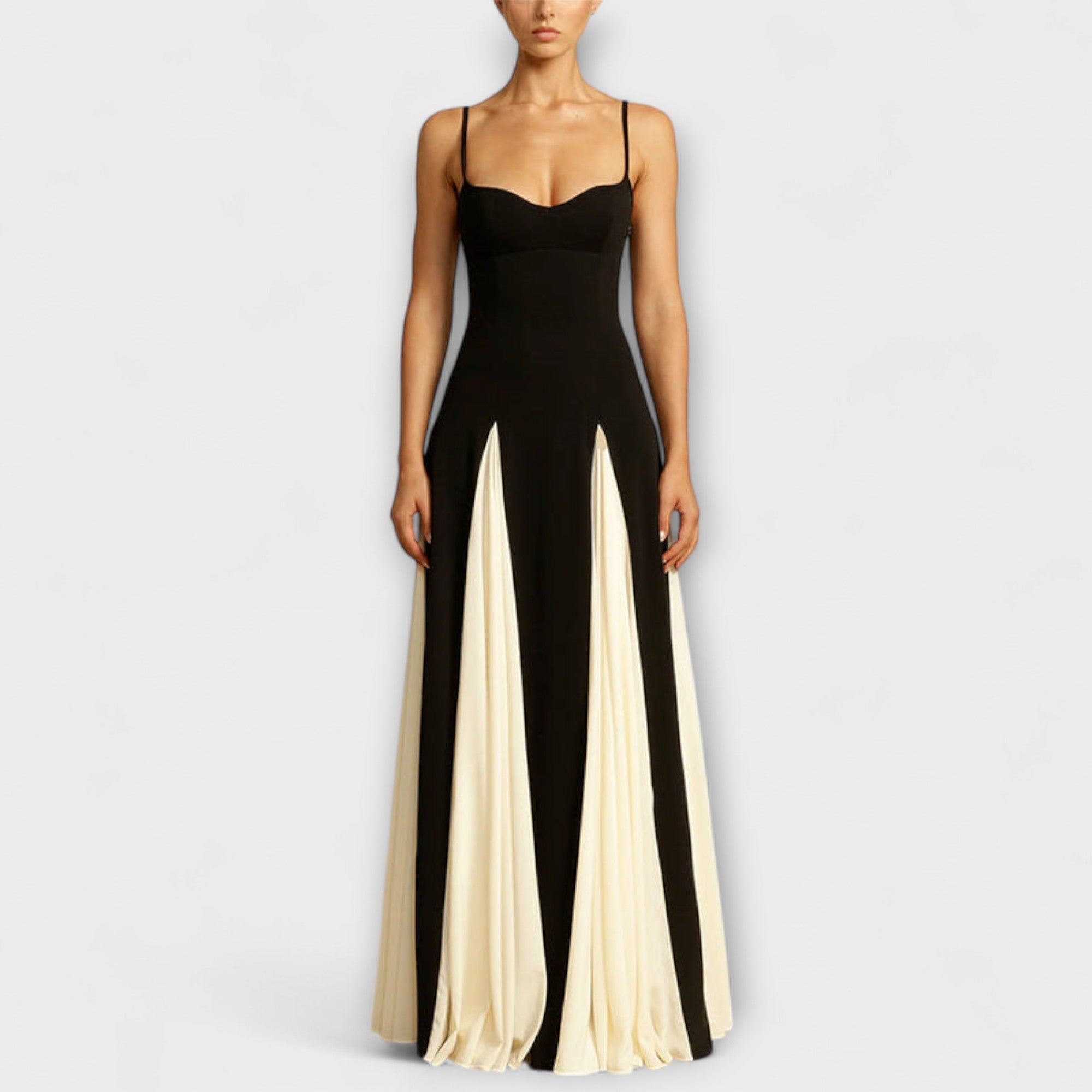 Nidia | Elegancia clásica: vestido largo trapecio con paneles de tul