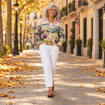 Oihana | Cárdigan con estampado de cardos y paisaje, en la calle