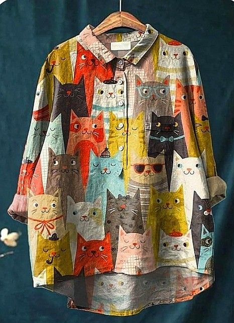 Purificación | Blusa informal de mujer con estampado artístico de gatos