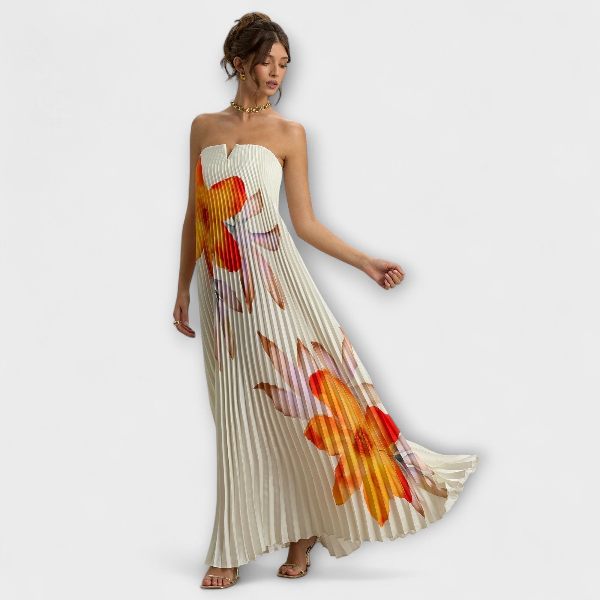 Rafaela | Vestido largo de flores naranja con escote corazón