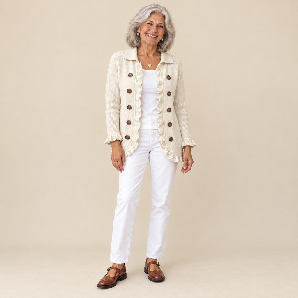 Rut | Chaqueta de punto de canalé marfil con volantes, vista de frente