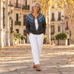 Sandra | Cárdigan nórdico antracita, en la calle