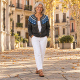 Sandra | Cárdigan nórdico antracita, en la calle