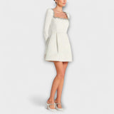 Ximena | Vestido corto de terciopelo adornado con joyas